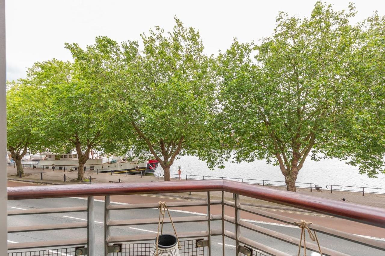 Large Boutique Harbourside Apartment - Football Table (Adults Only) 布里斯托 外观 照片