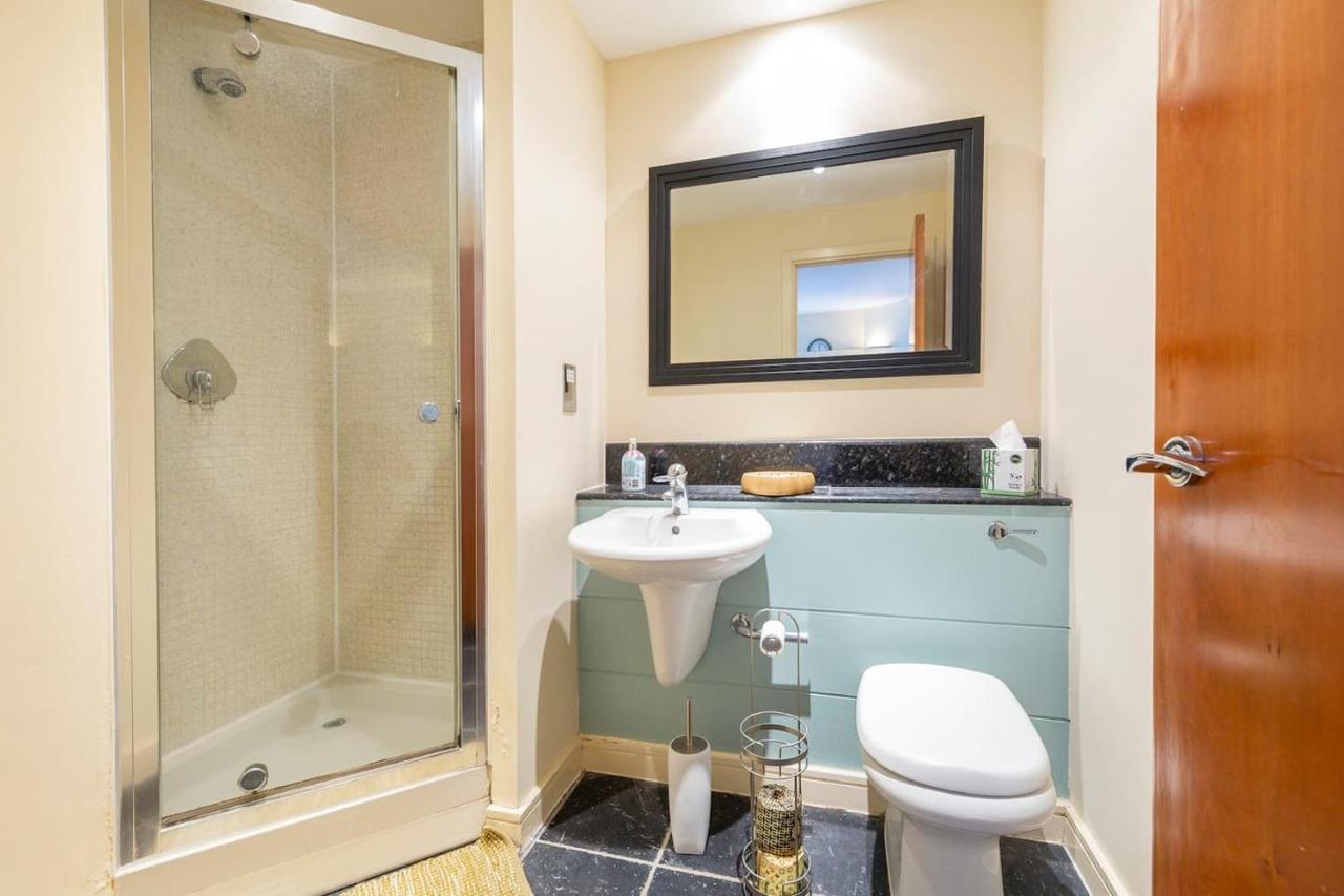 Large Boutique Harbourside Apartment - Football Table (Adults Only) 布里斯托 外观 照片