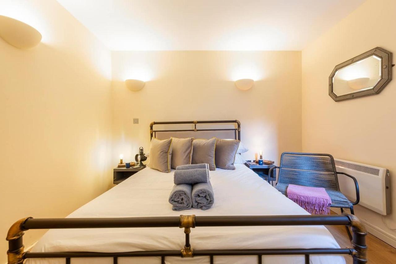 Large Boutique Harbourside Apartment - Football Table (Adults Only) 布里斯托 外观 照片